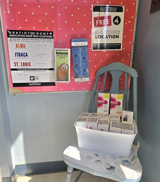 Naloxone information and distribution point